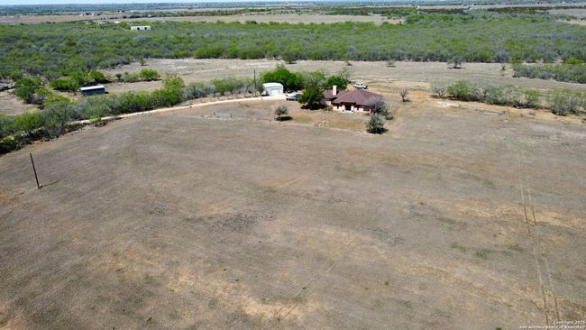 2148 County Road 220, Home with 3 bedrooms, 2 bathrooms and null parking in Floresville TX | Image 5