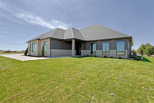 5275 N Eagle Crest Ct, Colwich, KS, 67030-1107 | Card Image