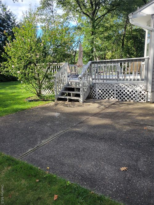 15 Beech St, Nanuet, NY, 10954-1309 | Card Image