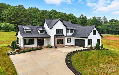 157 Franklin Ln, Taylorsville, NC, 28681-4126 | Card Image