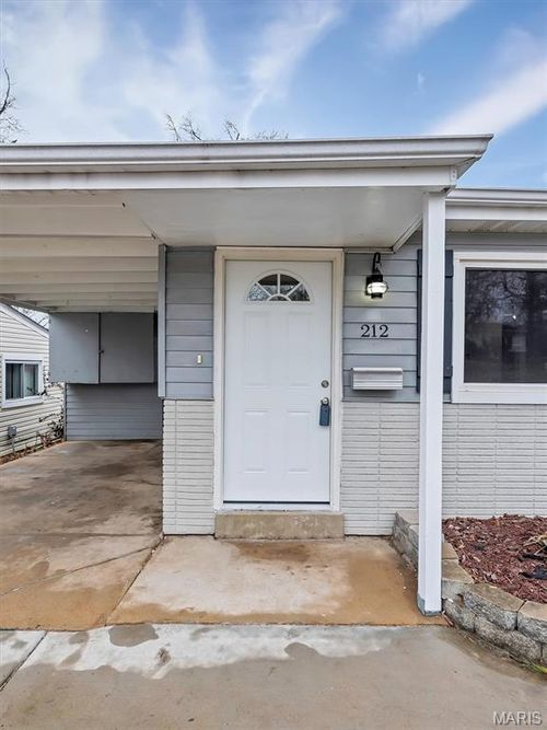 212 Lindy Blvd, Ballwin, MO, 63021-5203 | Card Image