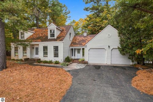 2901 Old Farm Lane, Traverse City, MI, 49685 | Card Image