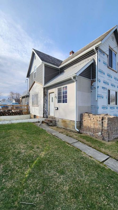 611 W Warren, Bucyrus, OH, 44820 | Card Image