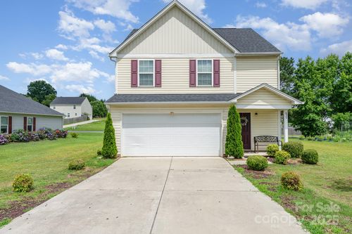 635 Scarlet Leaf Ln, Oakboro, NC, 28129-9612 | Card Image