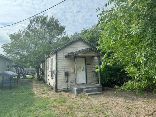 712 Park St, Sinton, TX, 78387-3652 | Card Image