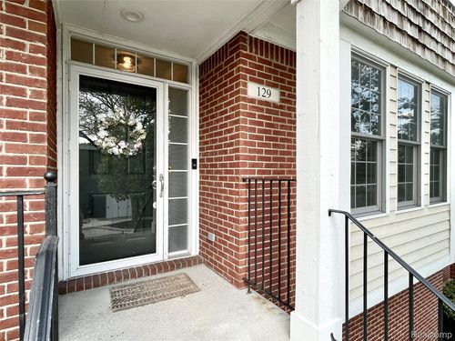 129 E Parent Ave, Royal Oak, MI, 48067-3726 | Card Image