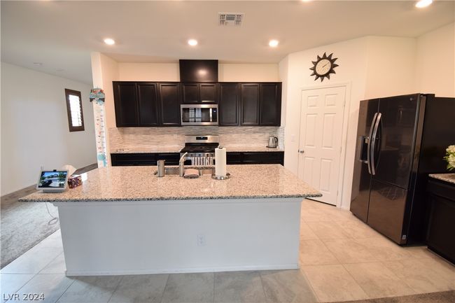 8761 Rio Andir Ave, House other with 4 bedrooms, 3 bathrooms and null parking in Las Vegas NV | Image 8