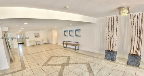 apt-4x-2821 Ne 163rd St, North Miami Beach, FL, 33160-4431 | Card Image