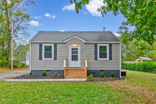 303 Park Ln, Clarksville, TN, 37042-6424 | Card Image