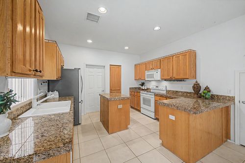 2637 E Campbell Avenue, Phoenix, AZ, 85016 | Card Image