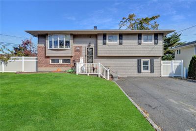 47 Sunburst Drive, House other with 5 bedrooms, 2 bathrooms and null parking in Deer Park NY | Image 2