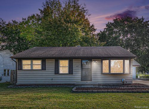 117 Lawton St, Mason, MI, 48854-1813 | Card Image