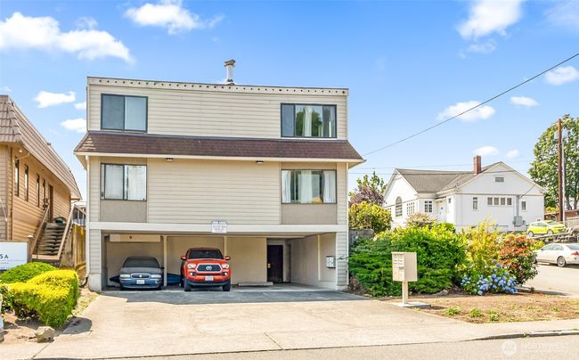 Unit carport | Image 15