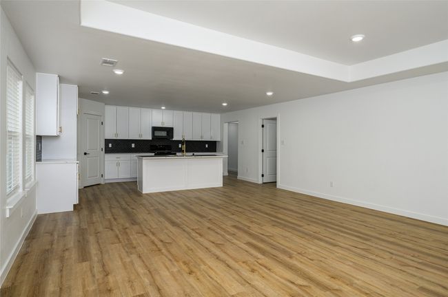 309 E Shepherd St, House other with 4 bedrooms, 3 bathrooms and null parking in Denison TX | Image 9
