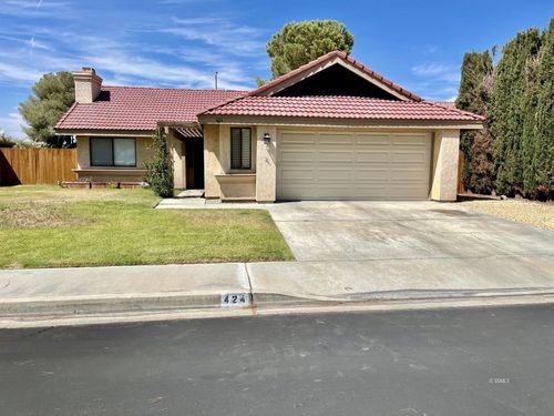 424 Mount Baldy Cir, Ridgecrest, CA, 93555-3192 | Card Image