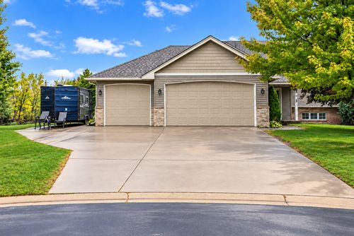 9711 Woodcrest Ct, Monticello, MN, 55362-8668 | Card Image