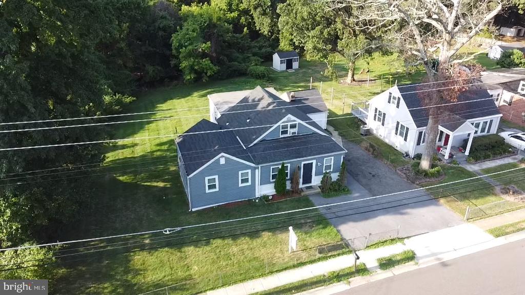 Leona St, District Heights, MD 20747