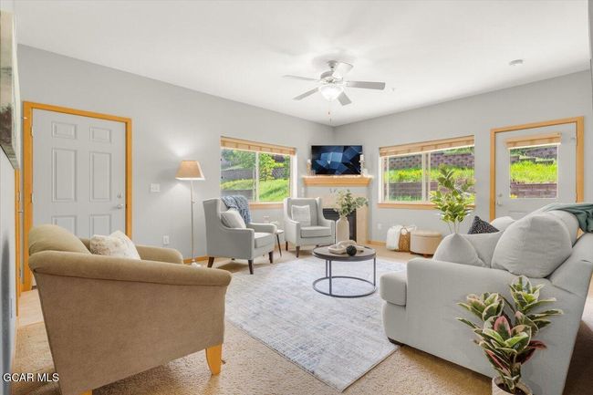 Living Room | Image 4