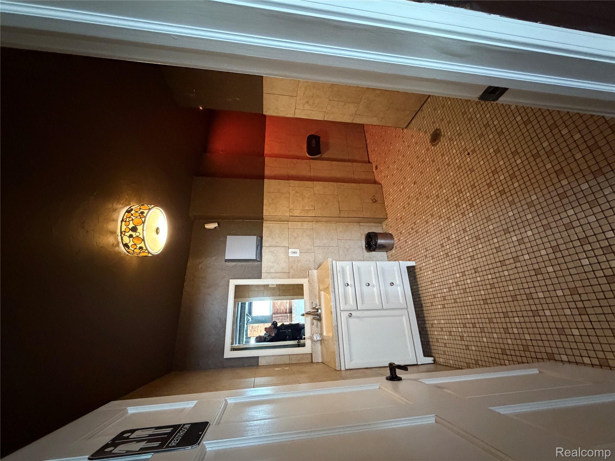 Commercial Lease in Detroit 5