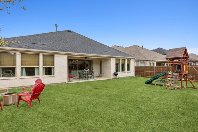 The backyard playset will stay with the home | Image 31
