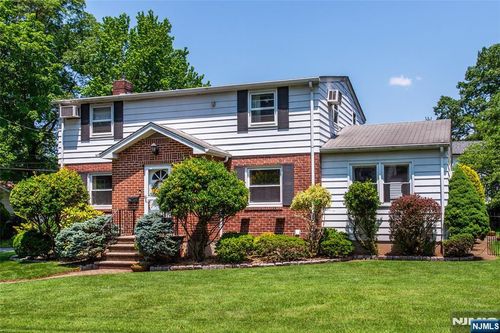 141 Lexington Ave, Cresskill, NJ, 07626-1219 | Card Image