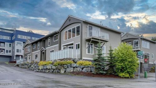 605 Pacific Pl, Anchorage, AK, 99501-3280 | Card Image