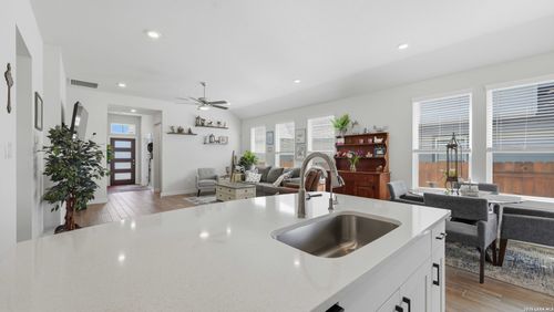 216 Camino Verde, San Marcos, TX, 78666-5804 | Card Image