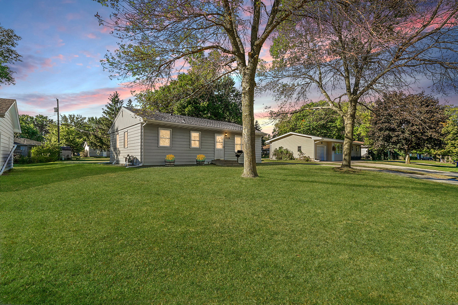 Highland Pl, Faribault, MN 55021