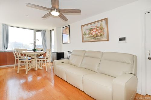 apt-7a-31-18 Union St, Flushing, NY, 11354-2374 | Card Image