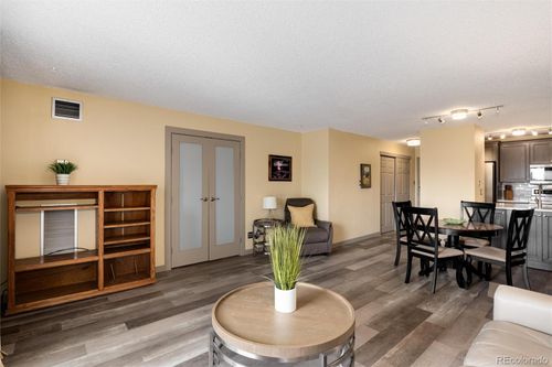 2880 S Locust St, Denver, CO, 80222-7127 | Card Image