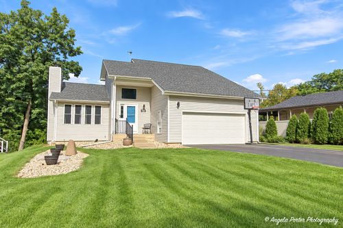 4103 Westwood Dr, Wonder Lake, IL, 60097-8807 | Card Image