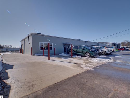 1224 Centre St, Traverse City, MI, 49686-3406 | Card Image