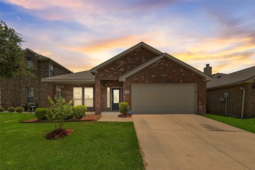 2046 Dripping Springs Dr, Forney, TX, 75126-5138 | Card Image