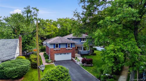186 Stratford N, Roslyn Heights, NY, 11577-2316 | Card Image