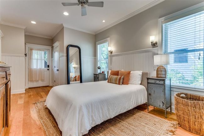 2113 Brooklyn St, House other with 3 bedrooms, 4 bathrooms and null parking in Austin TX | Image 11