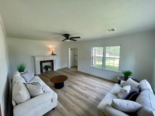 215 N Washington St, Hobart, OK, 73651-2650 | Card Image