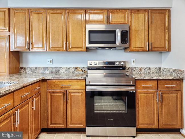 7250 Olde Lantern Way, Townhouse with 3 bedrooms, 4 bathrooms and null parking in SPRINGFIELD VA | Image 13