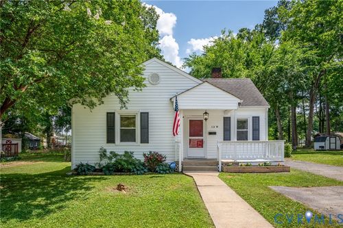 13 W Magruder St, Sandston, VA, 23150-1512 | Card Image