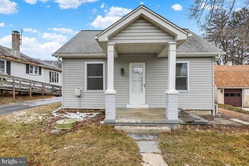 5145 Spruce Rd, EMMAUS, PA, 18049-9537 | Card Image