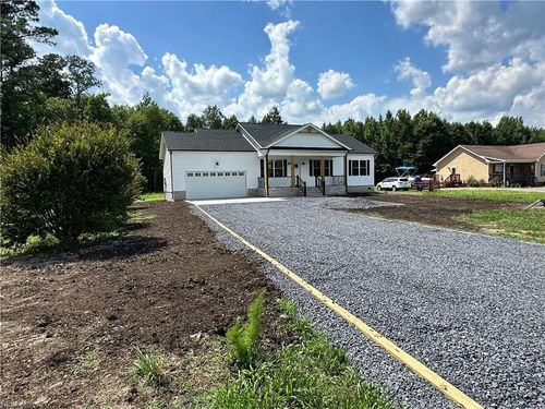 15300 Courthouse Hwy, Smithfield, VA, 23430-7511 | Card Image