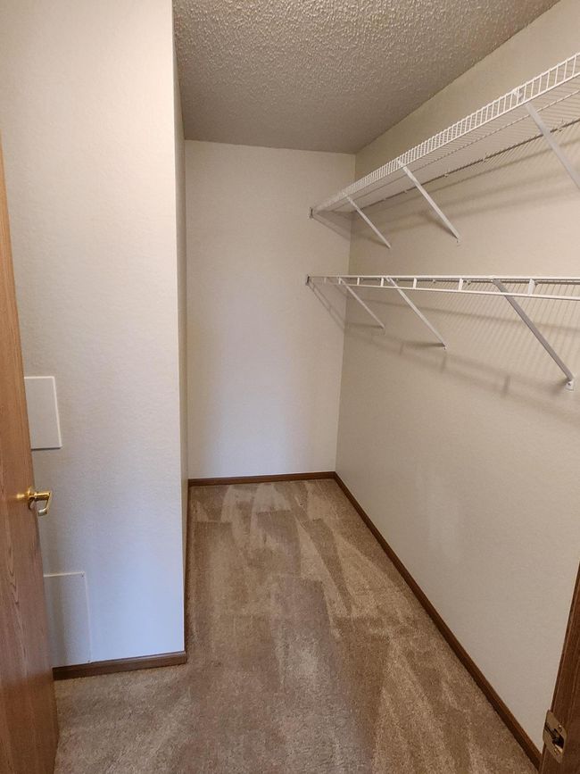 Bedroom closet.jpg | Image 15