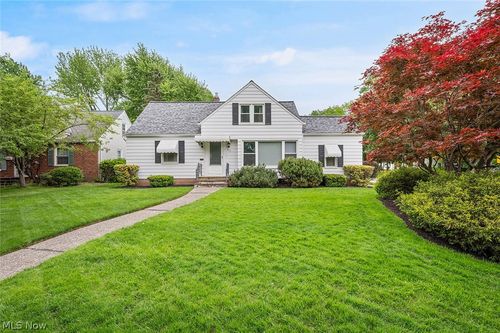 977 Learidge Rd, Lyndhurst, OH, 44124-1139 | Card Image