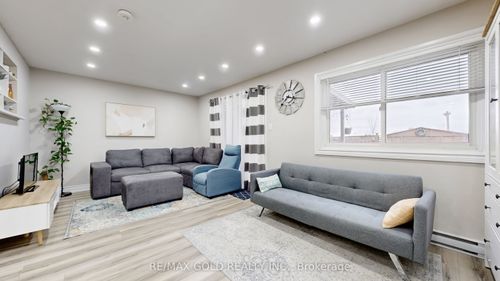 12 Glencastle Square, Brampton, ON, L6S2H8 | Card Image