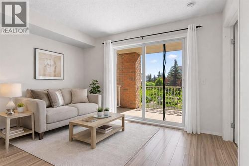 16 Country Village Bay Ne, Calgary, AB, T3K5Y9 | Card Image