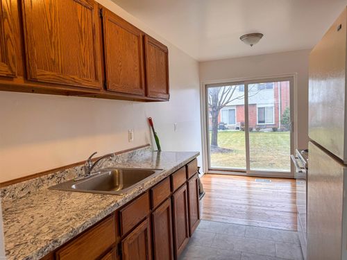 8653 Sterling, Center Line, MI, 48015-1780 | Card Image