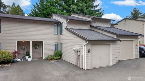 24e-1555 Union Ave Ne, Renton, WA, 98059-3967 | Card Image