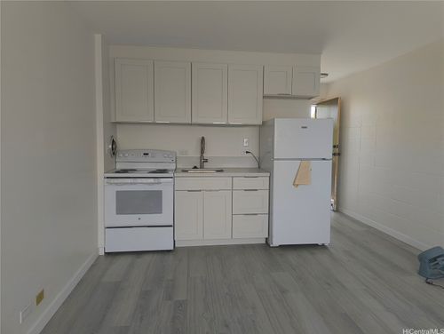 711 Kamuela Ave, Honolulu, HI, 96816-1176 | Card Image