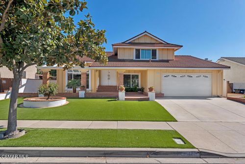 2368 Heywood St, Simi Valley, CA, 93065-3622 | Card Image