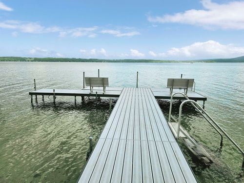 8123 S Rustic Dr, Cedar, MI, 49621-9517 | Card Image