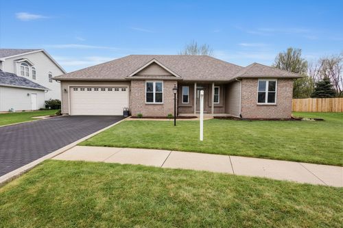 141 Old Farm Mid Ct, Bradley, IL, 60915-1485 | Card Image